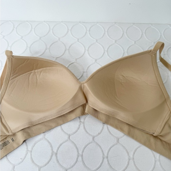 Nordstrom Wireless Nude Tshirt Bra Medium - Picture 2 of 3